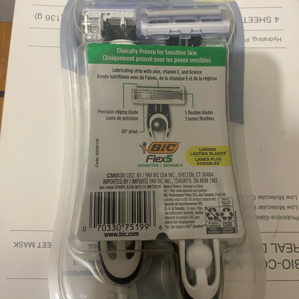BIC Flex5 Sensitive Razors - Picture 2 of 5